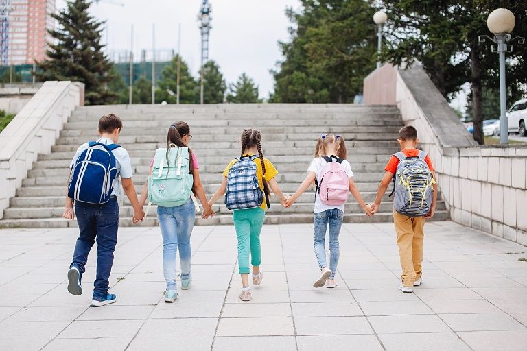 La campagna elettorale passa sopra la pelle dei bambini e diffonde allarme sociale