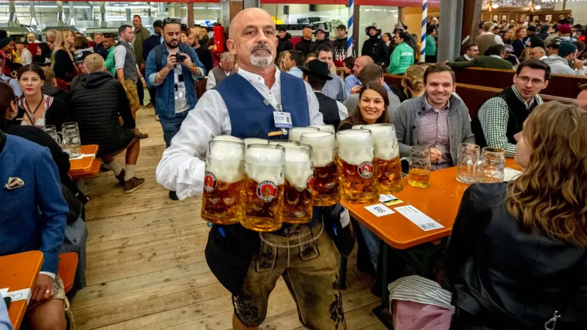 La Pro Loco lancia il viaggio per l’Oktoberfest: mentre sulla Festa dei Borghi regna il silenzio