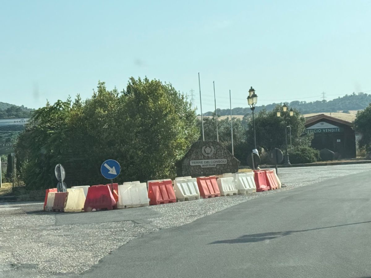 Terre dei Consoli, al via i lavori per la realizzazione di un’aiuola all’ingresso del golf