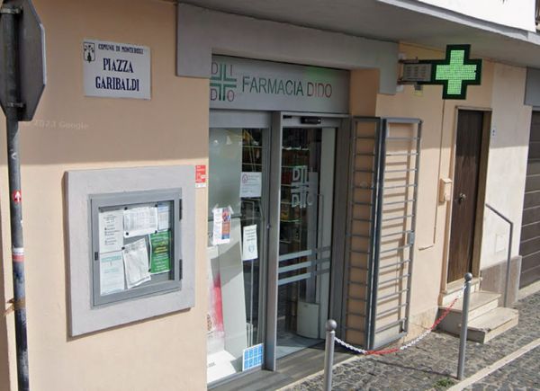 Farmacia chiusa per il ponte, scoppia la polemica