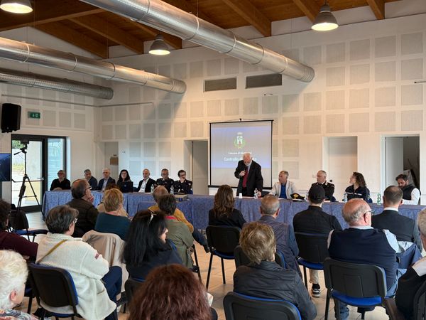 Presentati i comitati di vicinato: 15 verbali in due mesi. Della Corte: “Diventare un po’ ‘sbirri’, non sceriffi”