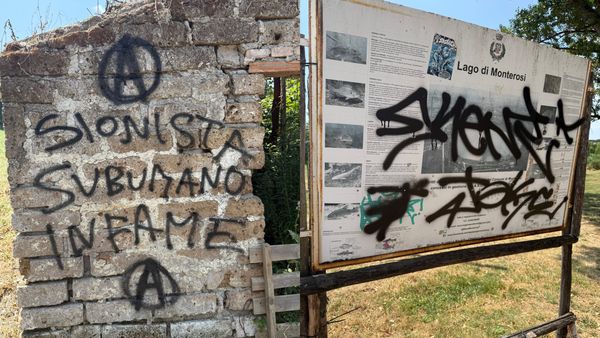 Scritte antisemite e atti vandalici al Lago di Monterosi: la segnalazione di un cittadino