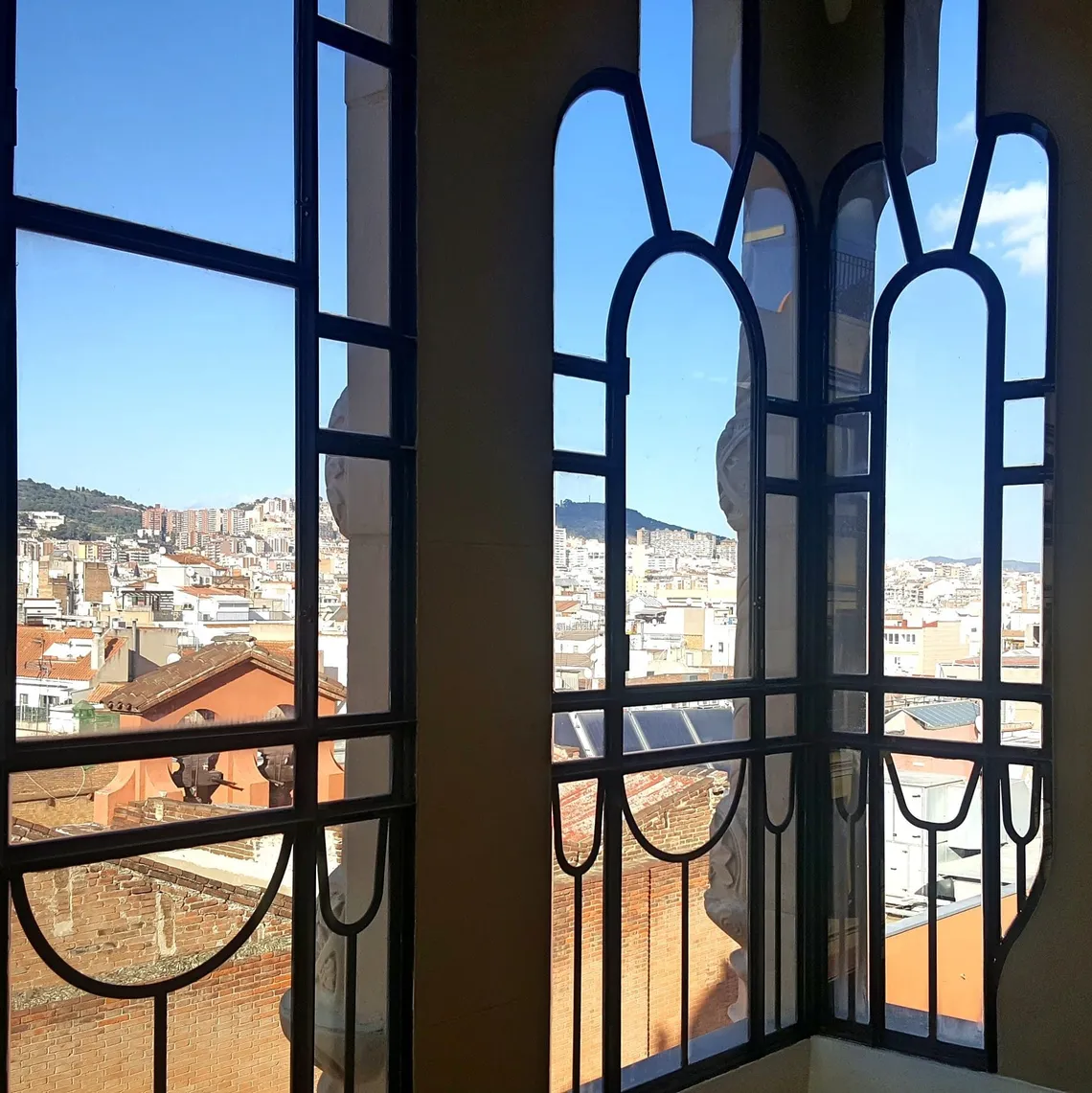 Corner windows