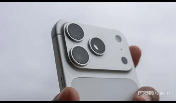 The Truth About iPhone 17 Scratchgate camera durability