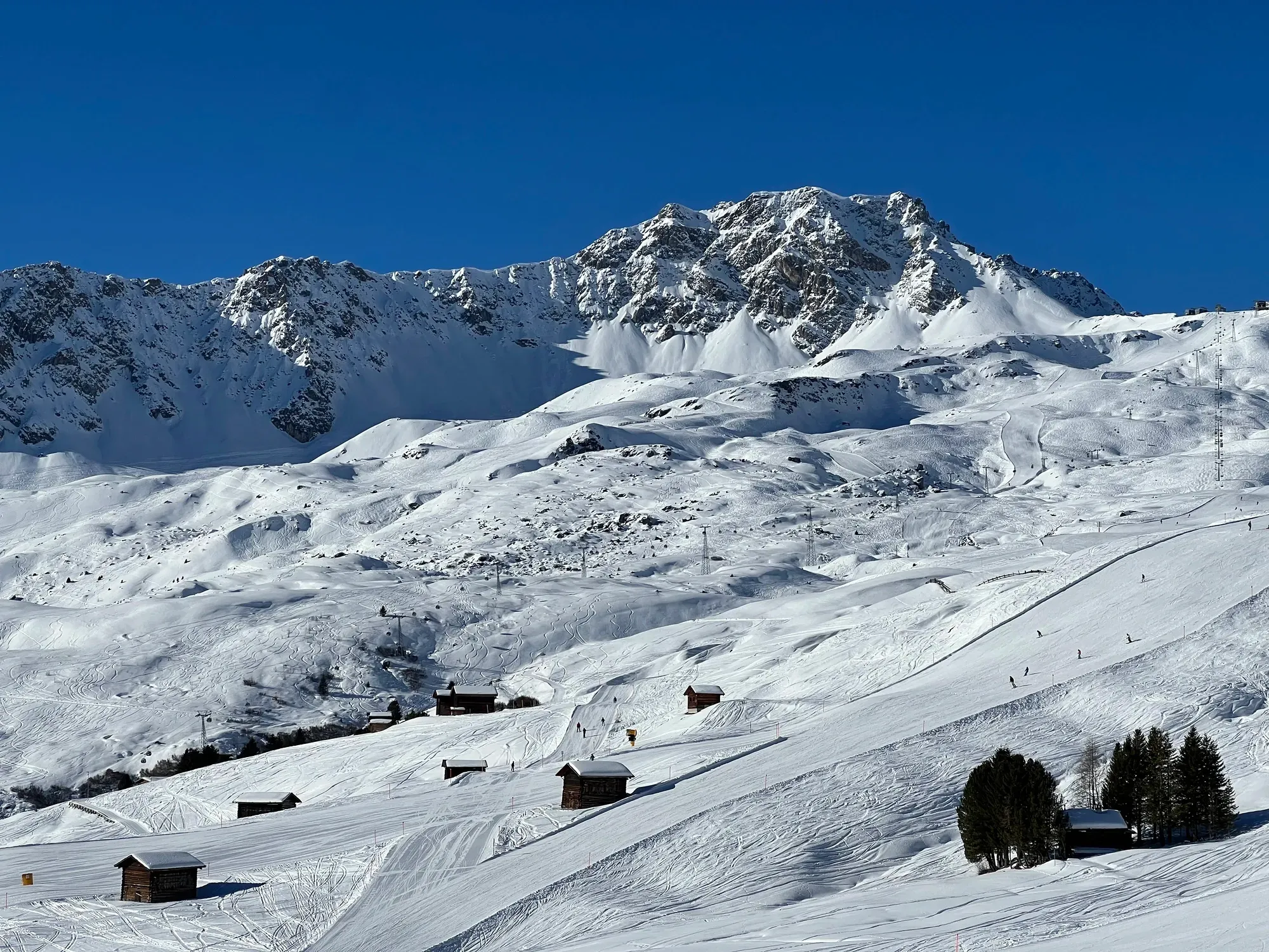 Chastreix Sancy : La Station de Ski qui Fait Bouger les Lignes en 2025 Image de l’article