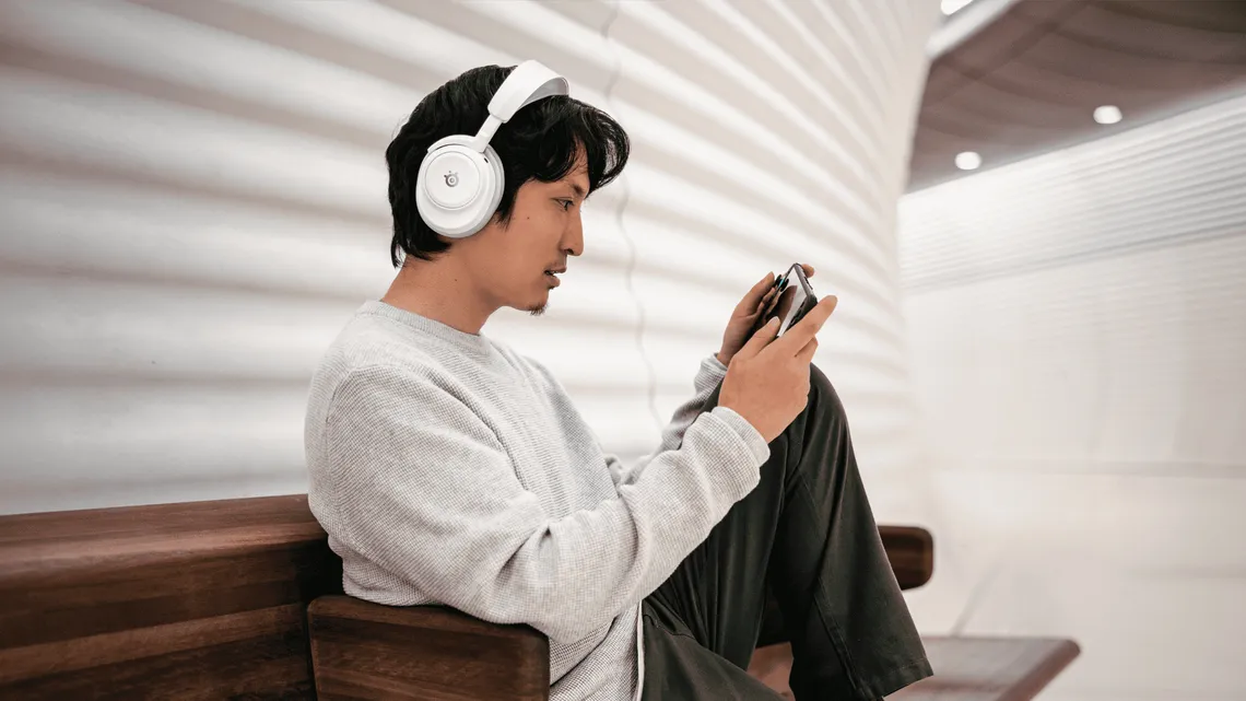 SteelSeries Arctis Nova Pro Omni: l’audio gaming diventa Hi-Res e multi-sistema