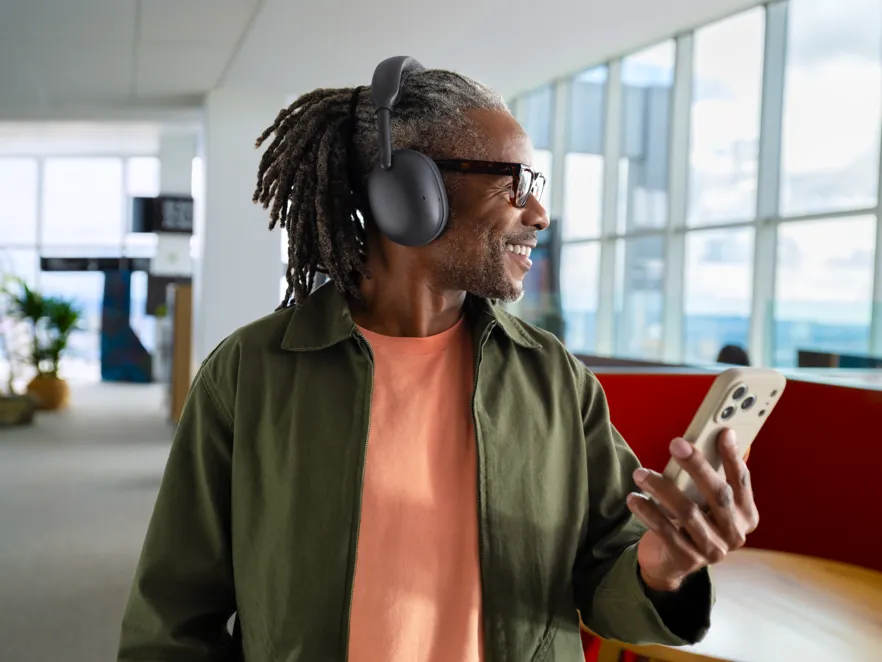 Logitech Zone Vibe Pro: nuove cuffie con ANC per lavoro e tempo libero