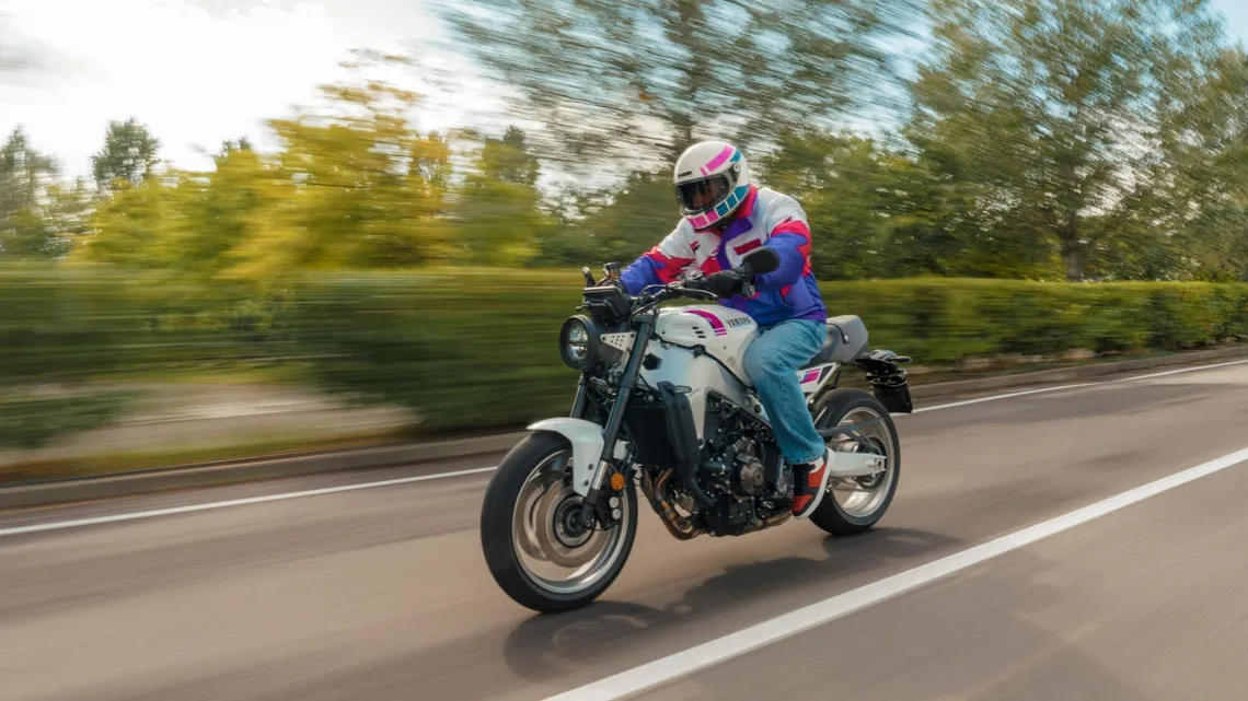 Yamaha XSR900 e XSR900 GP 2027: nuove livree e richiami racing
