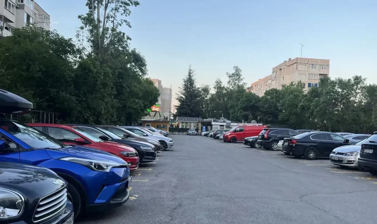 Брой 2: Кои паркинги ще се строят догодина,  договорите за наем на камиони и бюджетът на София