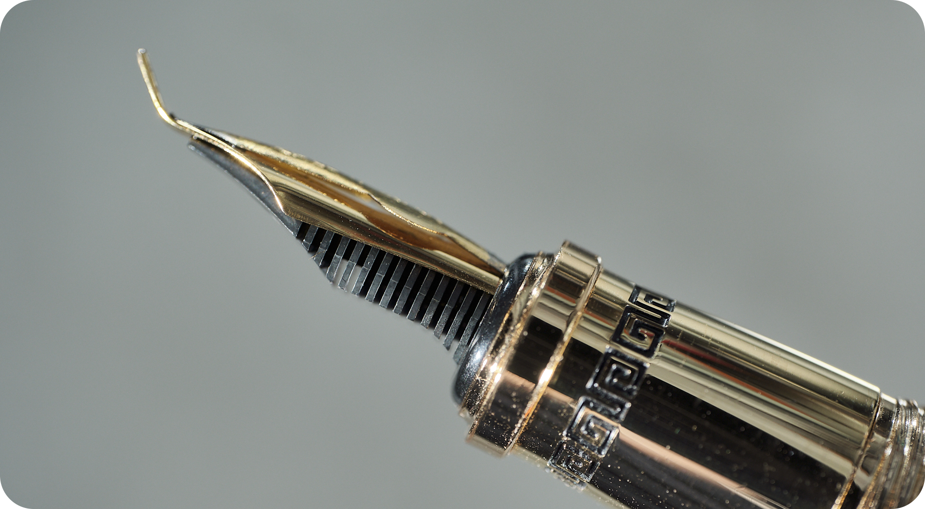 Side view of the Duke 551's bent Fude nib & overfeed