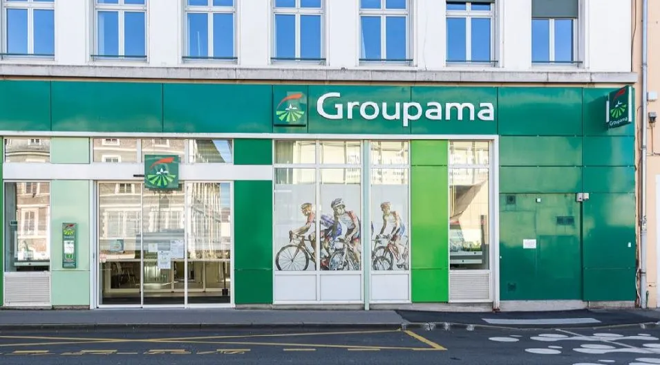 Facade Agence Groupama + Logo
