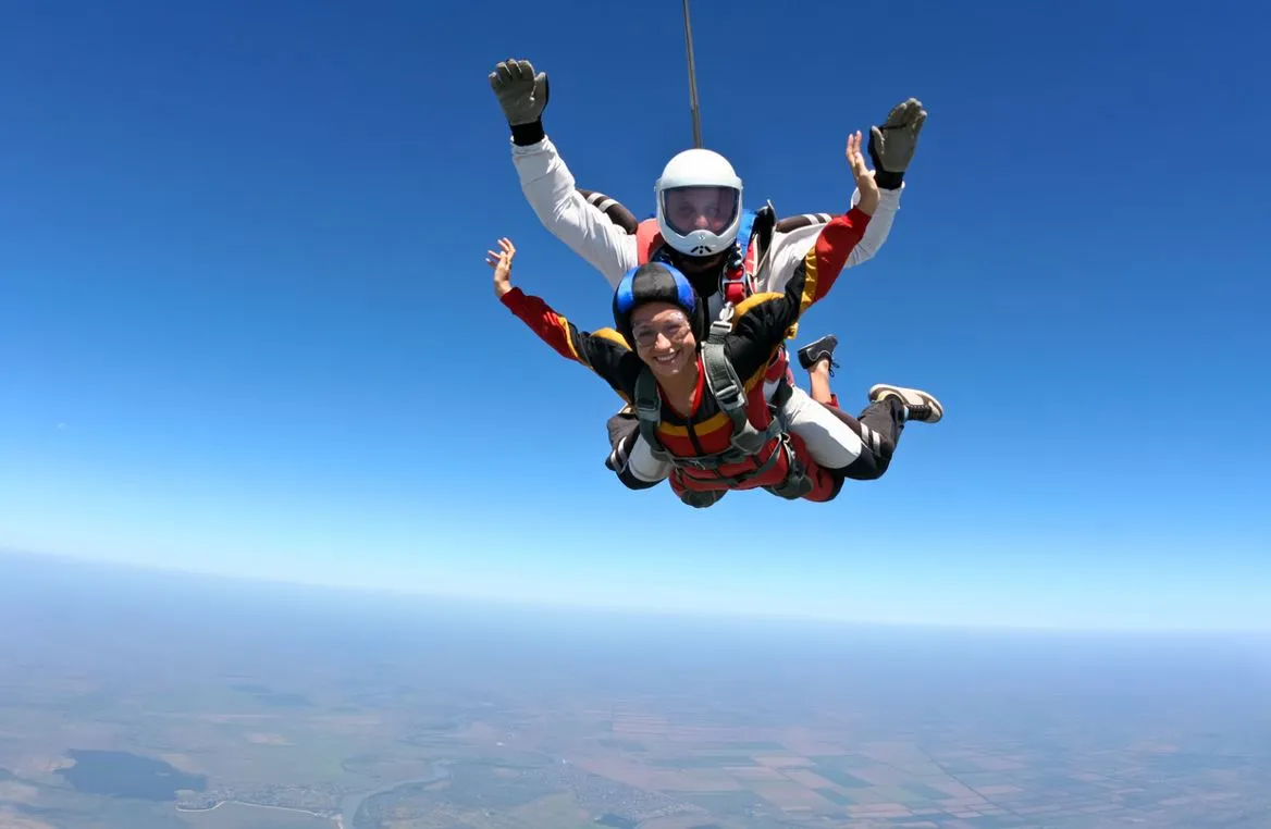 Saut en parachute à Péronne : les bonnes raisons de vous lancer Image de l’article