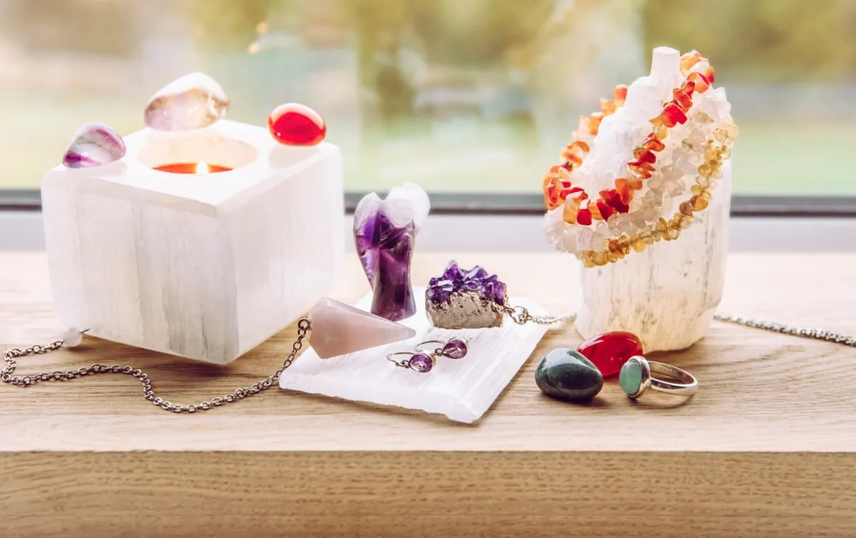 Les bienfaits de porter des bijoux en pierres naturelles Image de l’article
