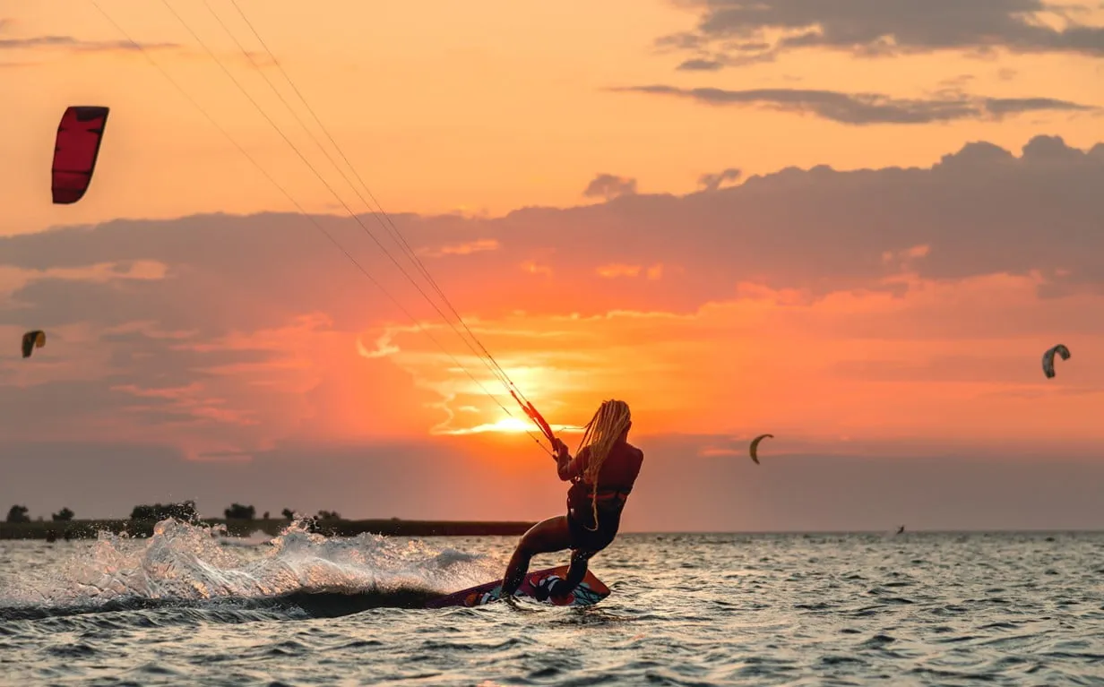 Une station balnéaire consacrée au kitesurf ouvre au Qatar Image de l’article