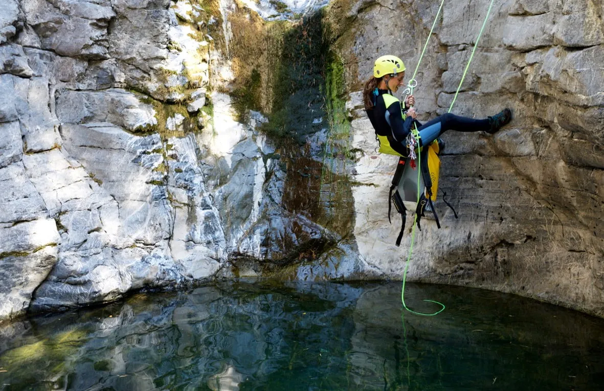 Les 13 plus beaux endroits pour faire du canyoning en France Image de l’article