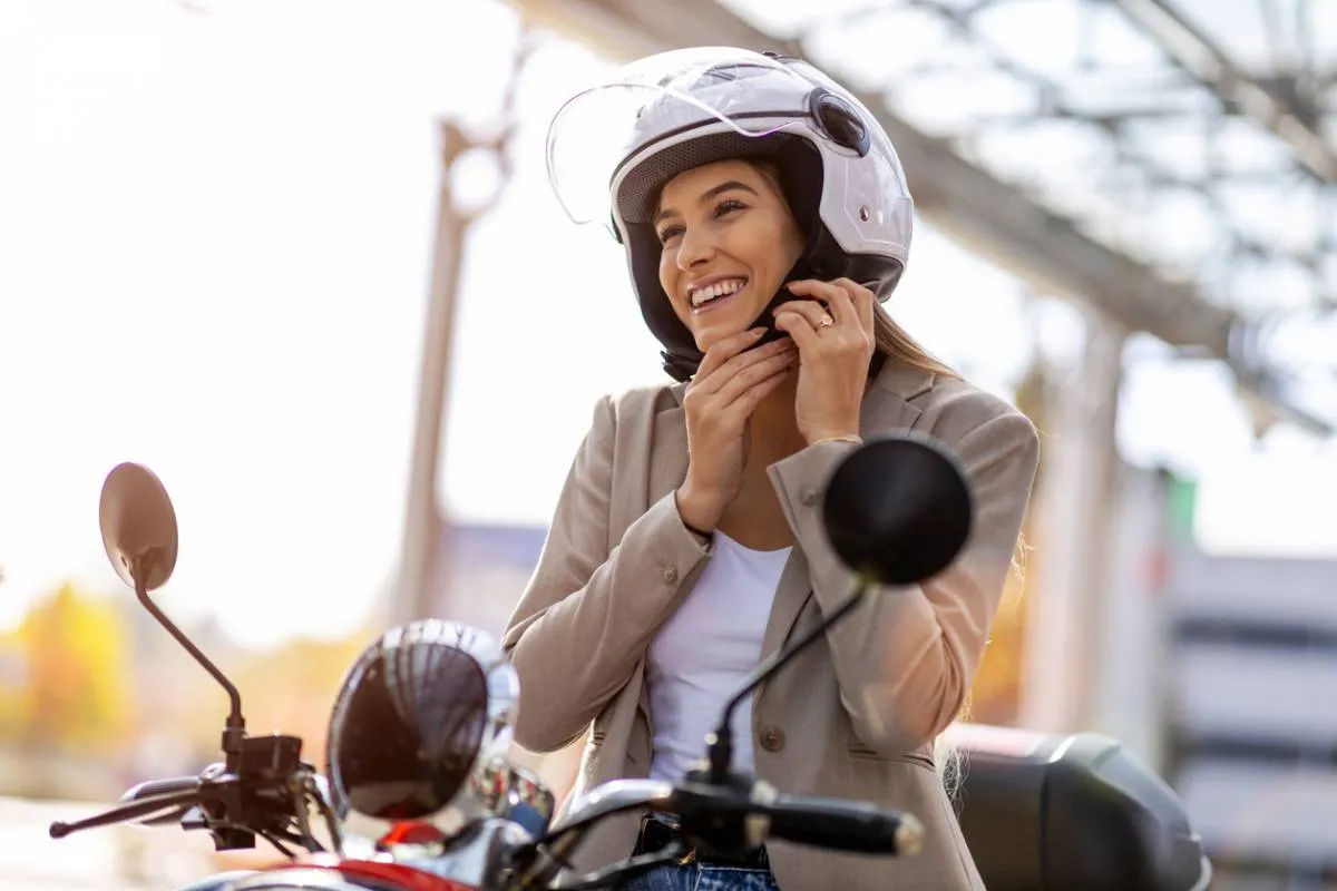 Comment bien choisir un casque de moto pour femme ? Image de l’article
