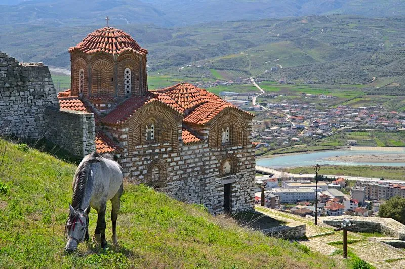 Traditions et coutumes à respecter lors d'un voyage en Albanie Image de l’article