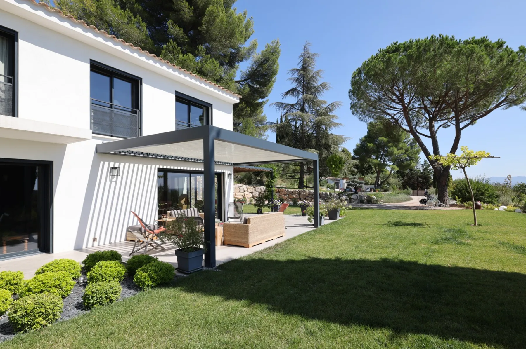 Aménager sa terrasse avec une pergola Image de l’article