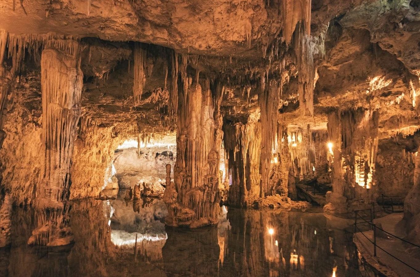 Grottes De Neptune 