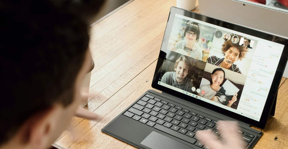 Communication in Remote Work: Synchronous and Asynchronous