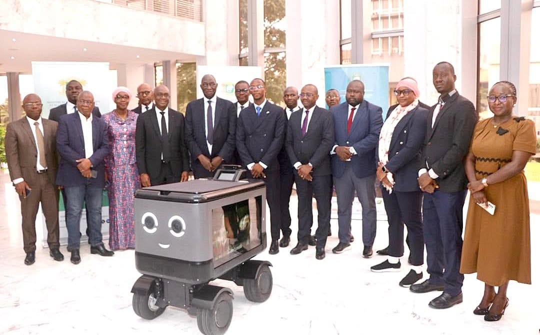 Robot KAYOD : Djibril Ouattara reçoit la startup ivoirienne