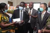 Lycée moderne d’Anyama : la Chine offre des kits sanitaires et d’hygiènes
