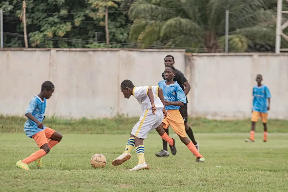 Tournoi Children of Africa 2026 à Abengourou : Jeunesse ABG bat Cafetou FC en ouverture