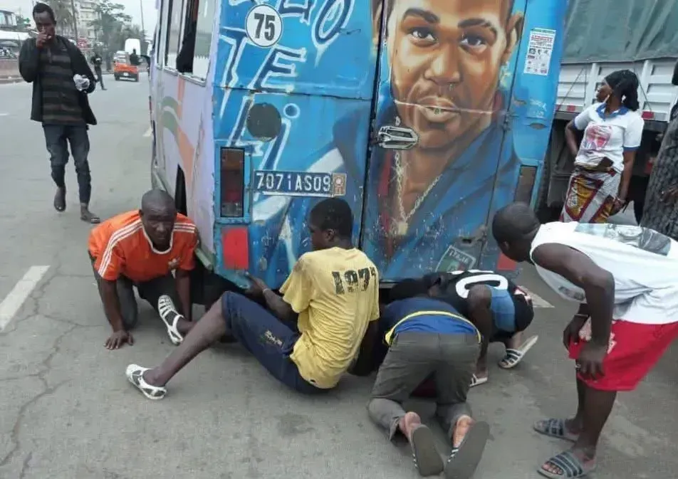 Dabagaou et bavettes : la répression s'intensifie sur les gbaka à Abidjan