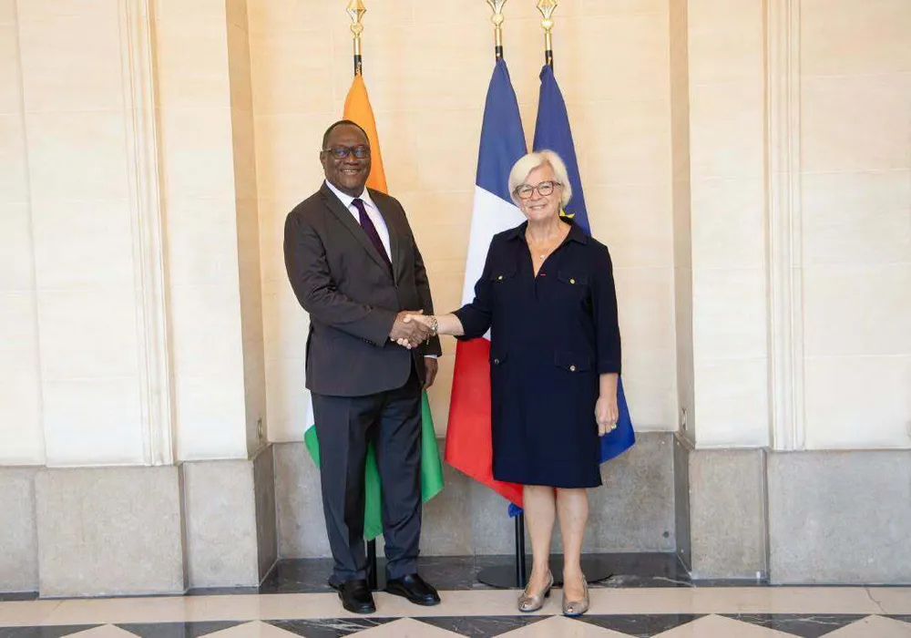 Sommet spatial à Paris : la Côte d'Ivoire et la France renforcent leur partenariat militaire