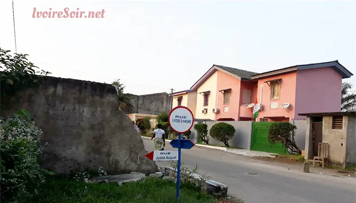 Côte d’Ivoire : Qui détruit les portails des cités d’Abidjan ?