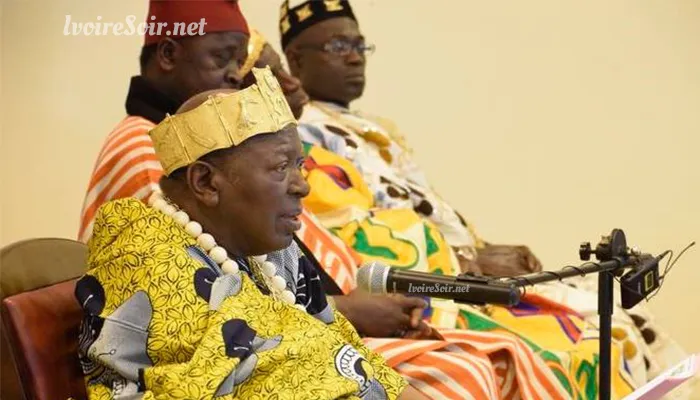 Exclusif / Sa Majesté Amon Tanoé parle : ‘C’est Ezaley lui-même qui s’est mis la corde au cou, il lui suffisait d’accepter d’être RHDP»