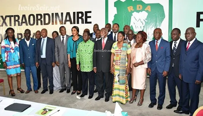 Personnalités autour de Bédié lors du 6ème congrès extraordinaire à Daoukro