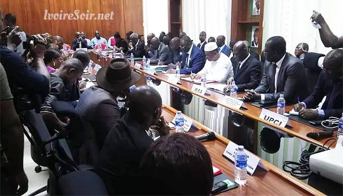 Côte d’Ivoire : 22 partis de l’opposition exigent la libération de Lobognon et des discussions plus ouvertes sur la CEI