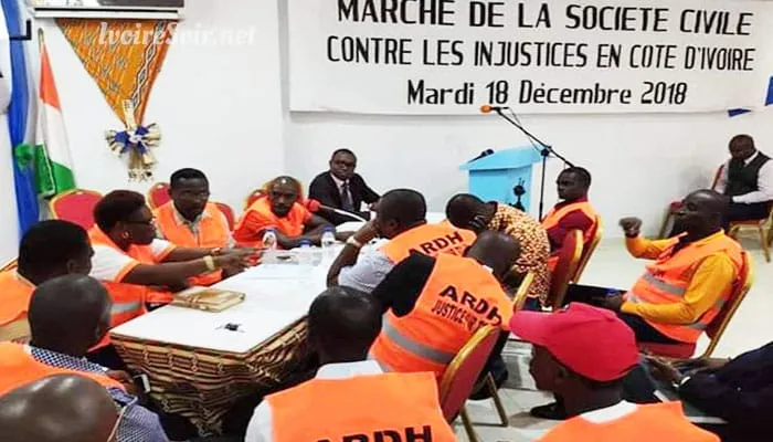Caporalisation des médias, corruption, autocratie : Une marche de « Gilets Oranges » prévue à Abidjan