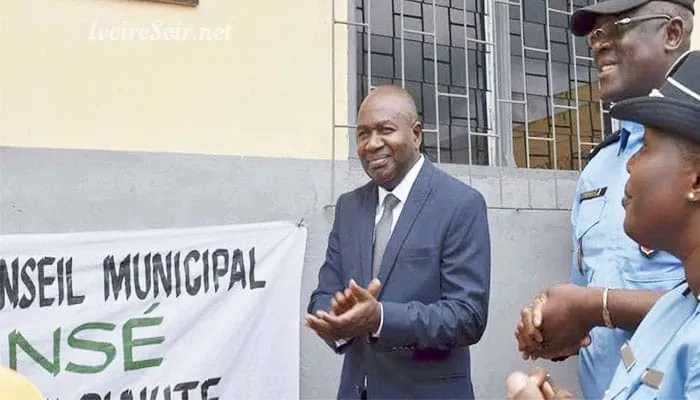 Le ministre Sidiki Diakité se mélange les pinceaux dans l'affaire Ehouo