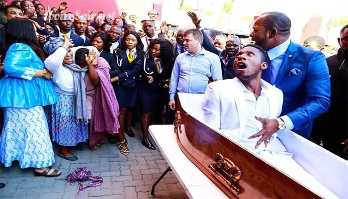 « Résurrection » d’un mort en Afrique du Sud : C’était un grossier montage, voici les preuves
