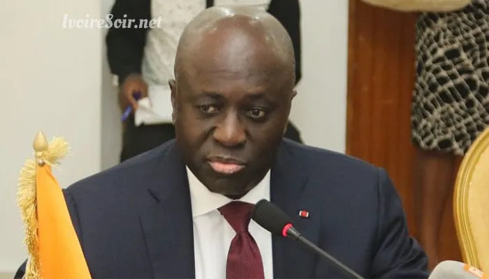 « Le président de l’assemblée nationale est élu pour un an » : Amon-Tanoh lit-il au moins la Constitution ivoirienne ?