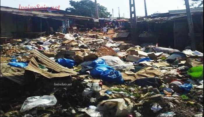 Ordures au marché de Dimbokro