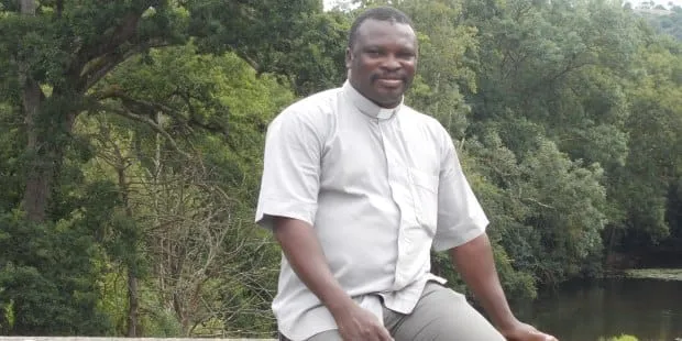 Burkina : l’Abbé Joël Yougbaré retrouvé mort pendu, un mois après son enlèvement