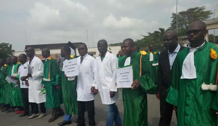 Côte d’Ivoire : les enseignants toujours pas payés pour la correction des copies d’examen