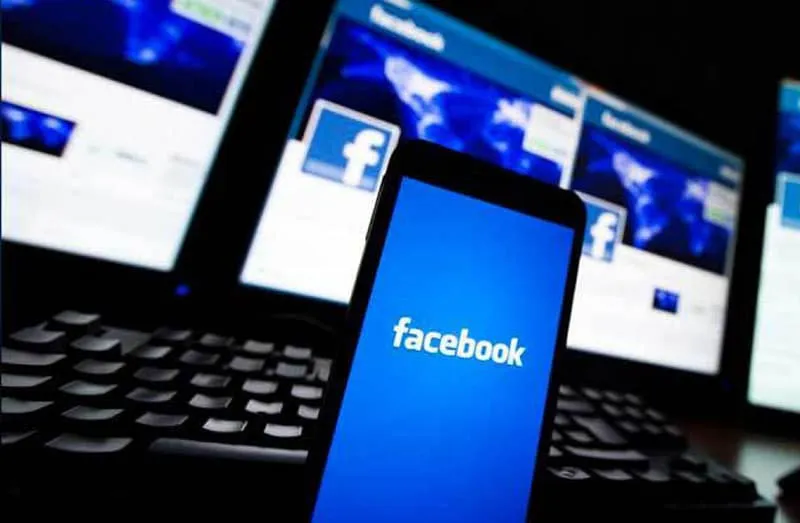 Extrême droite britannique sur Facebook : Mark Zuckerberg dit non
