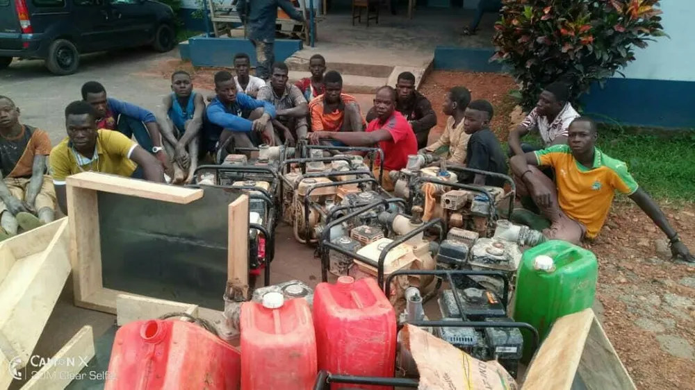 Des amendes de 900 millions de FCFA à 48 orpailleurs clandestins arrêtés