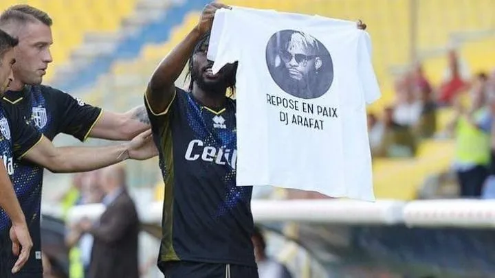 Gervinho rend hommage à Dj Arafat après son but