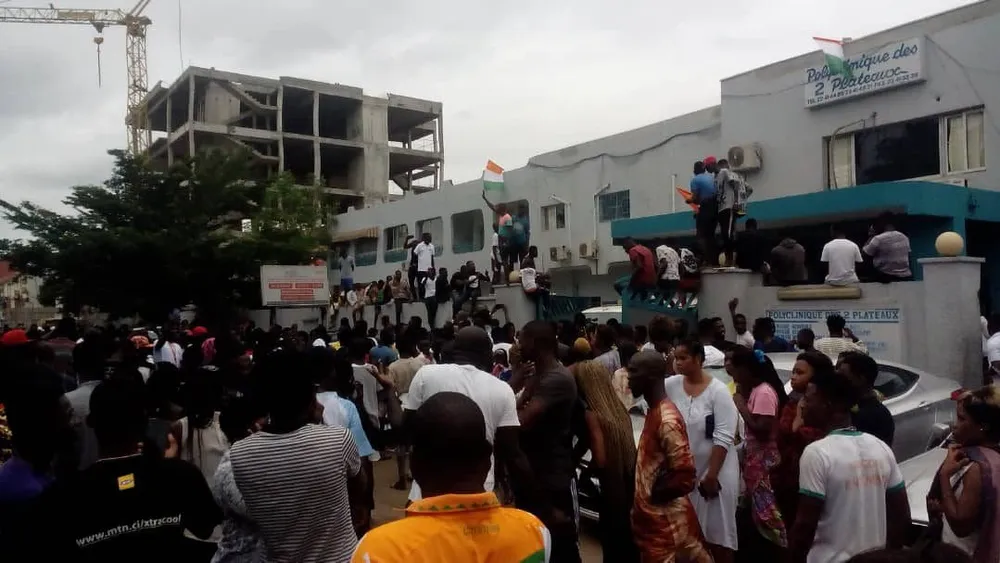 Mort de DJ Arafat: Abidjan noir de monde