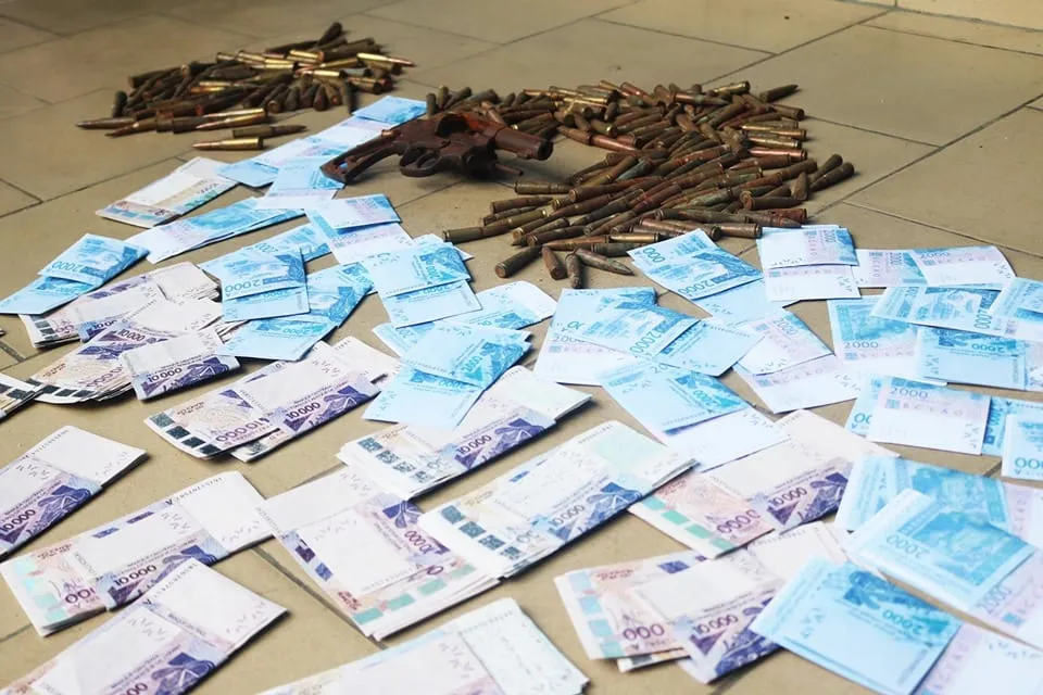 Attécoubé: des munitions de guerre et de faux billets de banques saisis