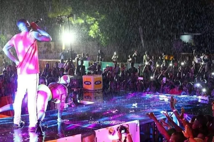 Les images du concert d’Ariel Sheney  avec « Amina »