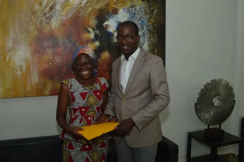 Dominique Ouattara vient en aide à la comédienne Amoin