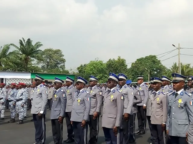 Côte d’Ivoire: 1156 gendarmes décorés