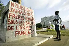Hommage de Macron aux soldats français tués à Bouaké oui mais et ces jeunes ivoiriens tombés, les 7 et 8 novembre 2004 sous les balles assassines de l’armée française ?