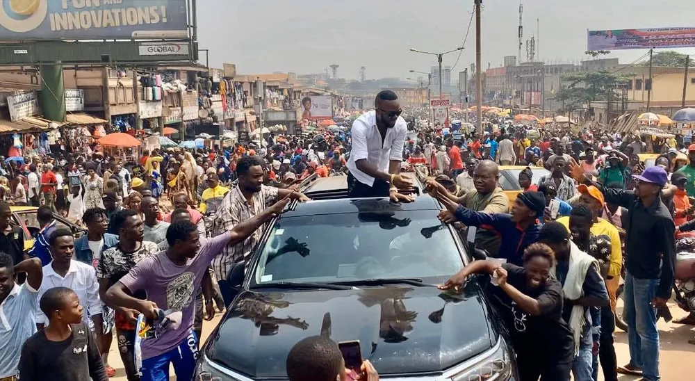 Cameroun : Kerozen accueilli comme un chef d’État à Yaoundé